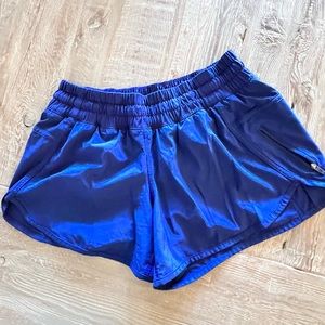 Lululemon Tracker Short size 6